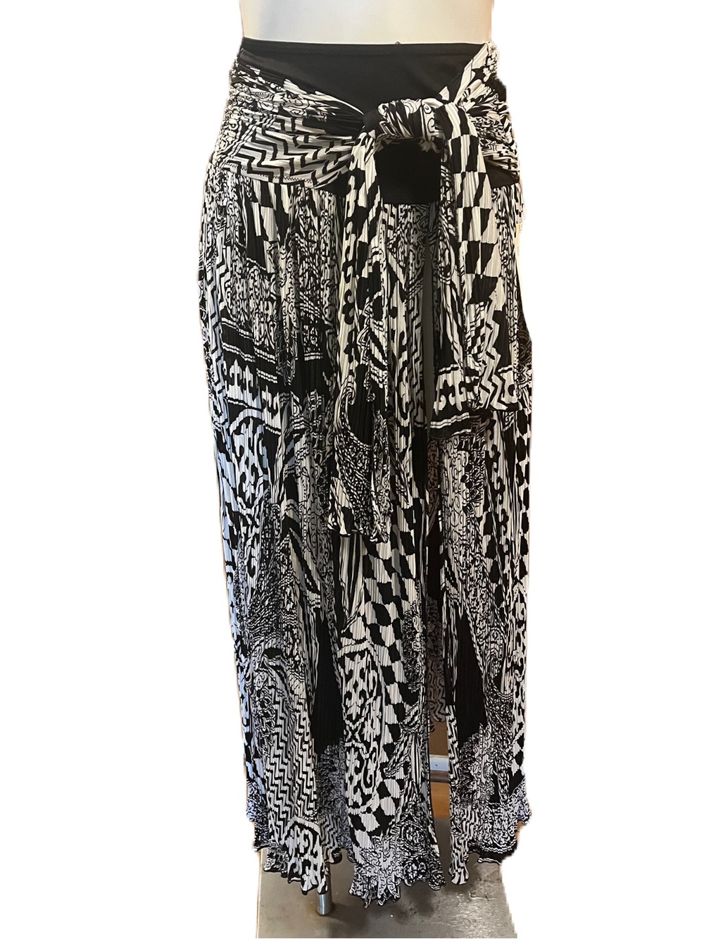 Gottex Black & White Patterned Maxi Skirt Cover Up with Tie Waist